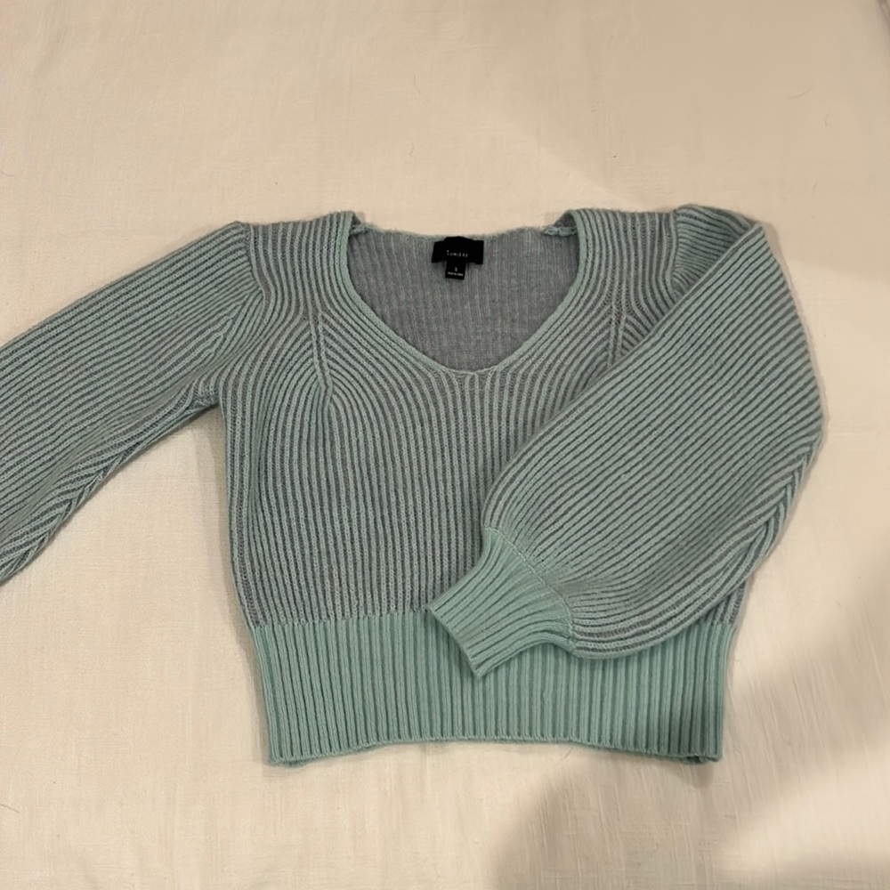Ribbed, cropped, v-neck, sweater